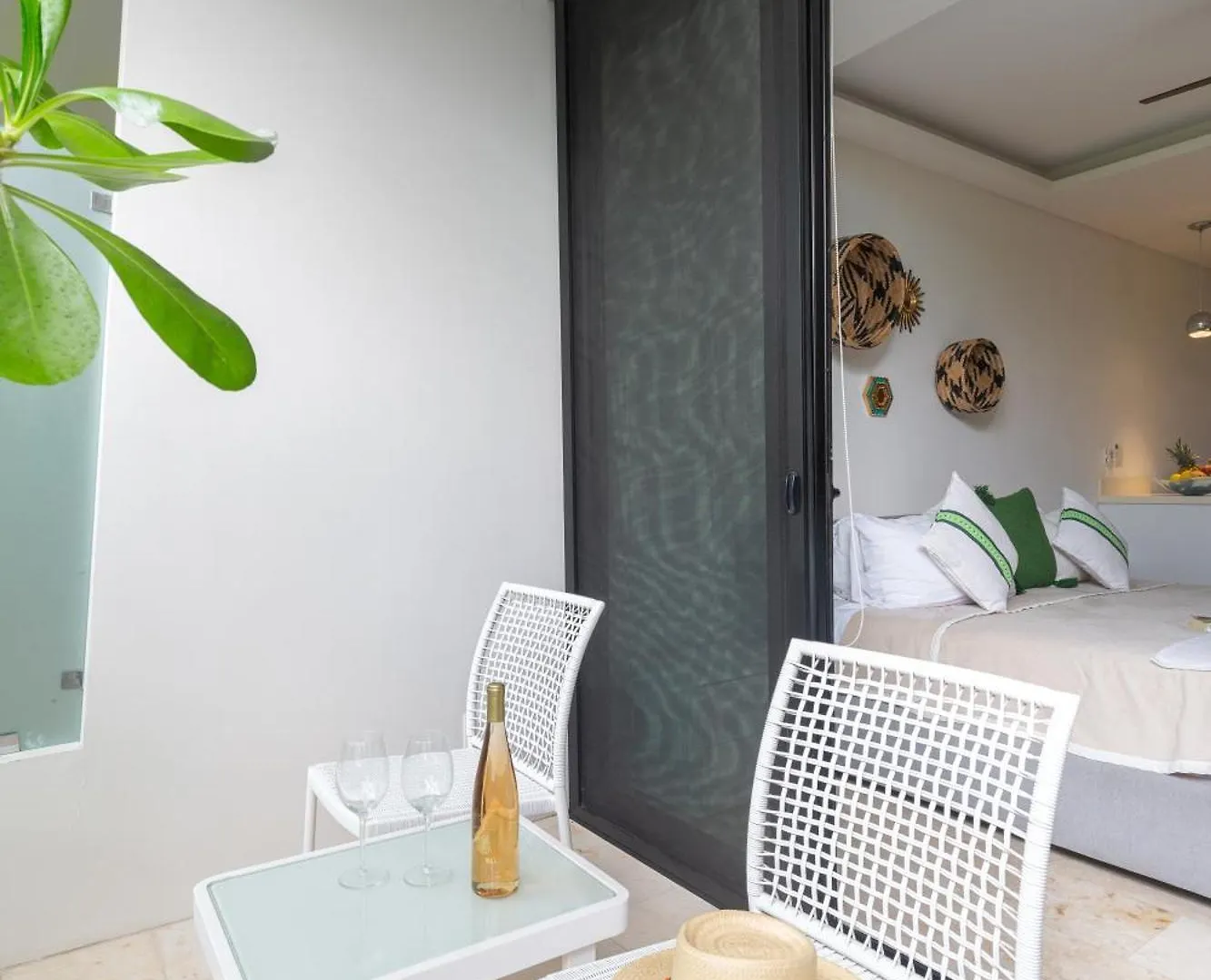 Prive Modern Condos With Private Pool In トゥルム アパート